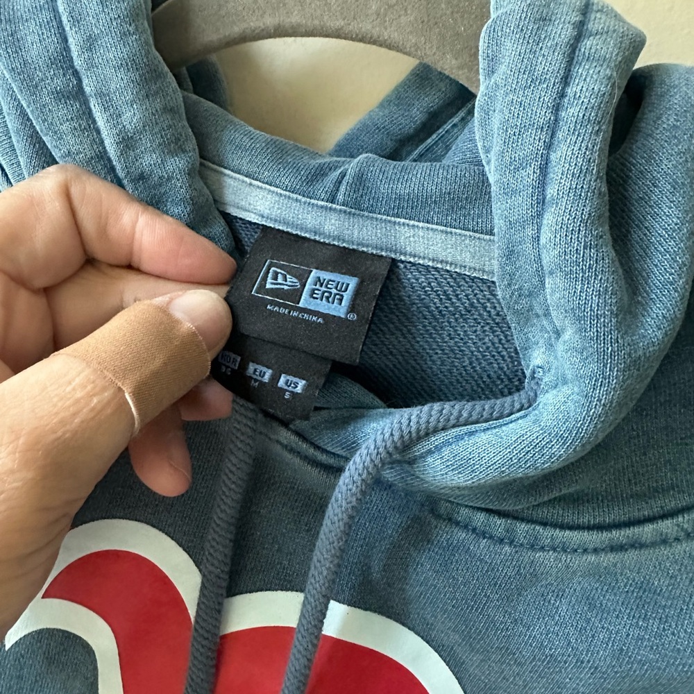 New Era MLB Premium Blue Hoodie with Red Boston Logo - Picture 6 of 11